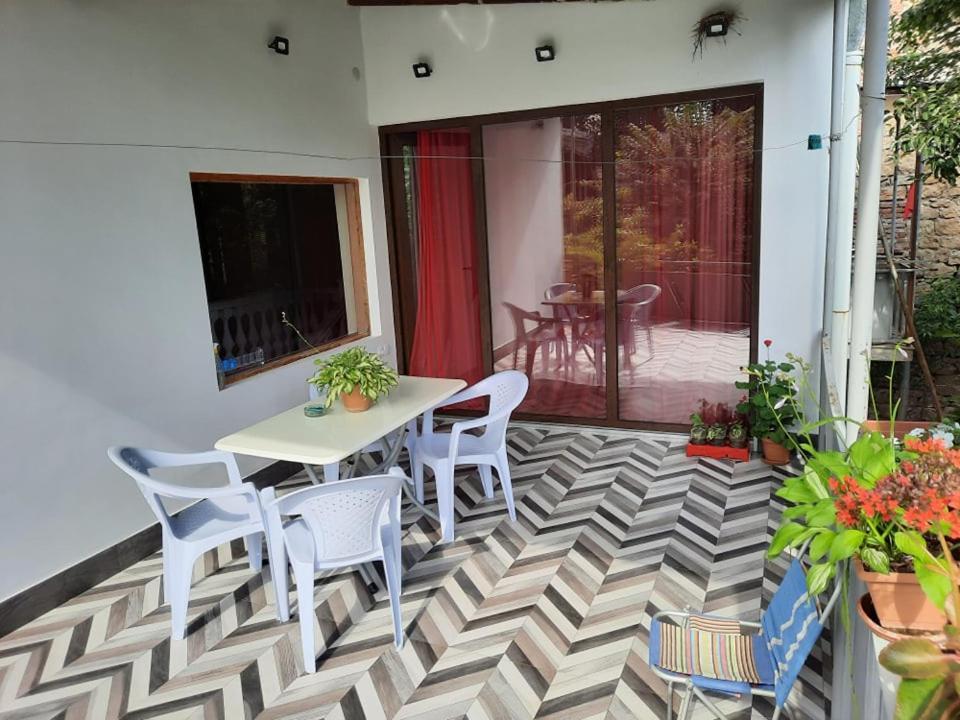 A Rioni Hotel Kutaisi Exterior foto
